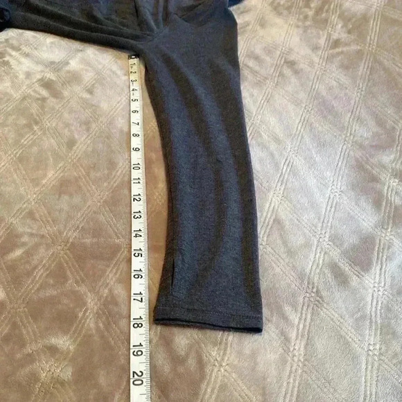 Avia Gray Activewear Long Sleeve Shirt in Size Large.  (12-14) - Picture 8 of 9